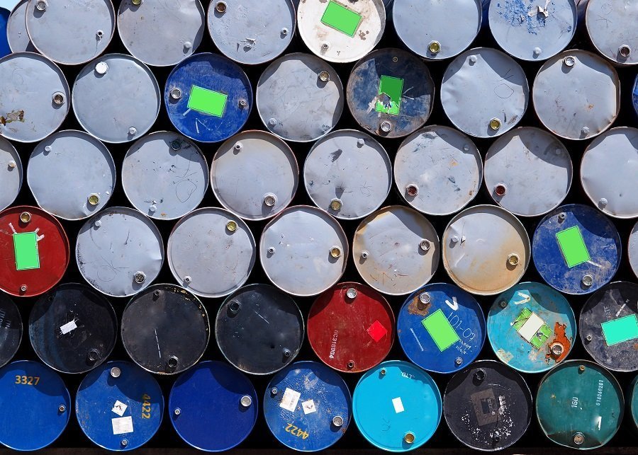 Petrol fiyatları, Ukrayna ve Rusya arasında ateşkes beklentileri nedeniyle Perşembe günü düştü