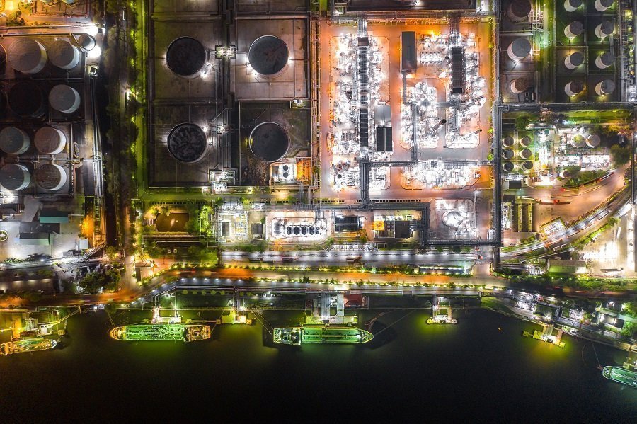 Oil prices are on their way to a second consecutive weekly decline as concerns about a potential US-Iran conflict ease