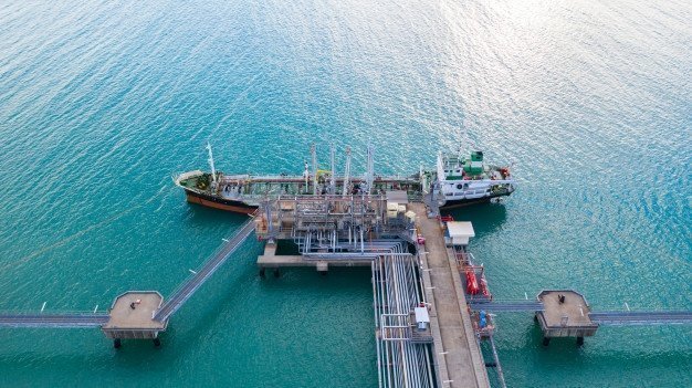 Irak'ın kuzey petrol boru hattını yeniden başlatma konusunda anlaşmaya varmasının ardından petrol fiyatları düşüşünü sürdürdü