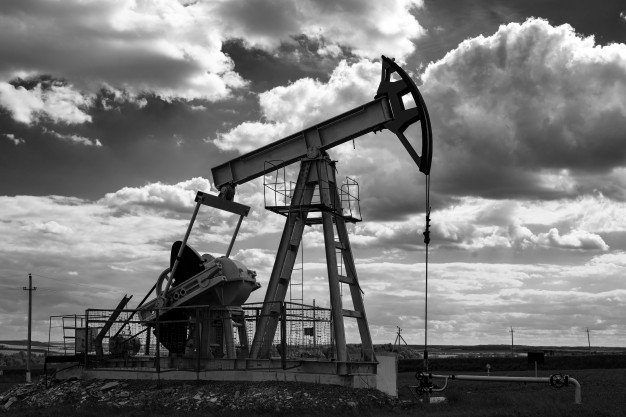 Oil on track for biggest weekly drop since June due to demand