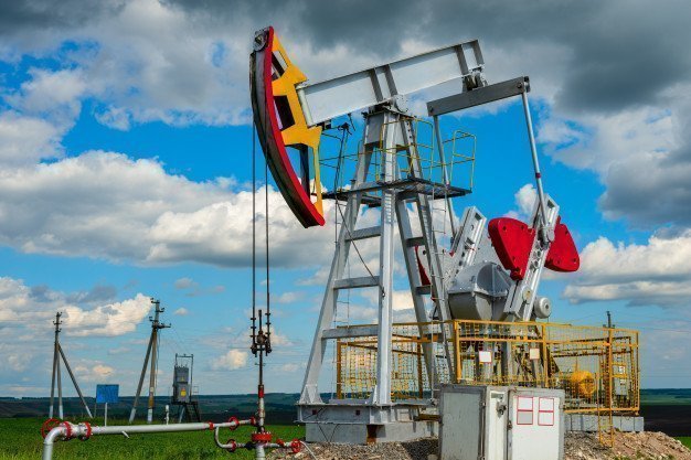 Oil prices rise more than 2% to a one-month high as Omicron concern subsides