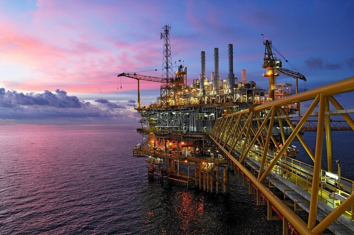 Oil prices fell 1% as production started after hurricane and strike