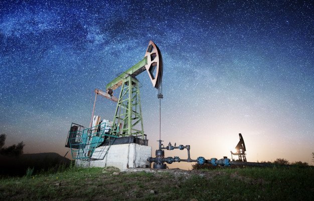Oil increased by 2% on adaptation to production cuts