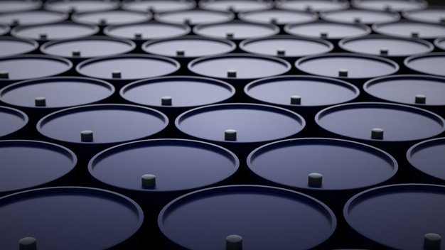 Petrol fiyatları, ısıtma yakıtı sözleşmesinin düşmesiyle seansın sonlarında tersine döndü, ancak aylık kazançlar kaydetti