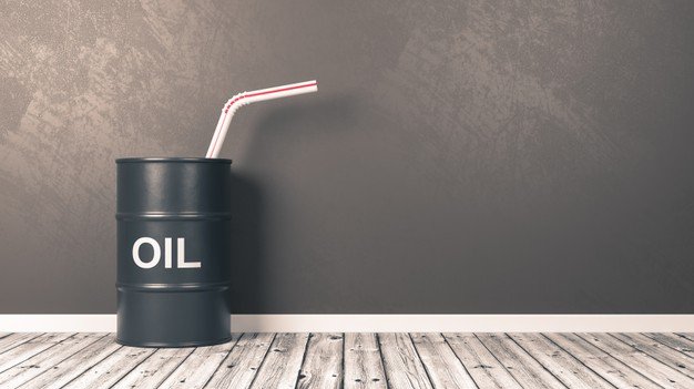 Petrol fiyatları, artan talep ve potansiyel OPEC+ kesintilerine ilişkin işaretler üzerine haftalık %3 artışla yükseldi