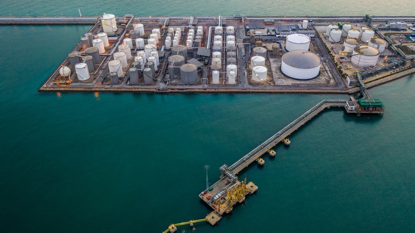 Petrol, jeopolitik gerilimlerin azalması ve Çin'in talep endişeleriyle geriliyor