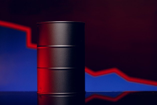 Petrol, Çin'in COVID kısıtlamaları ve zayıf talep endişeleriyle geriledi
