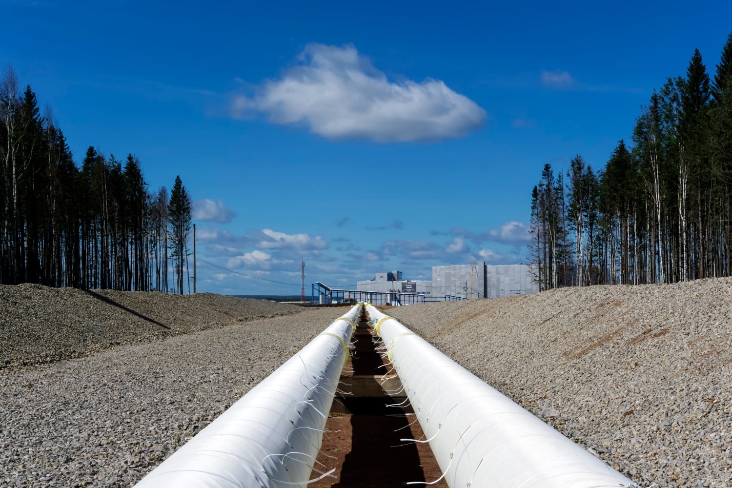 Brent ve WTI, arz endişelerinin artmasıyla %2 yükseldi